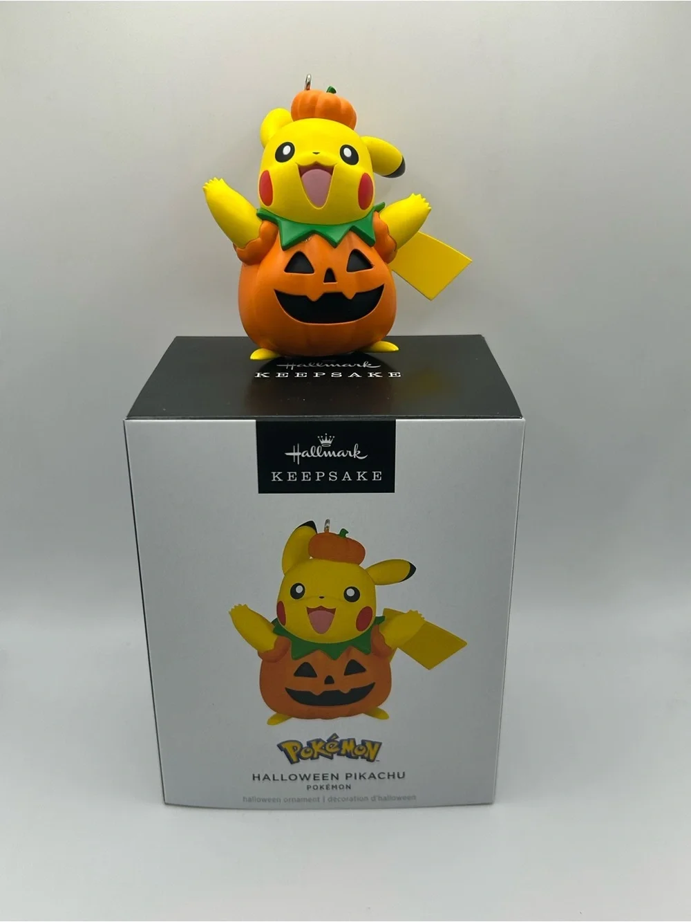 NWT Pikachu Halloween Pumpkin Hallmark Ornament